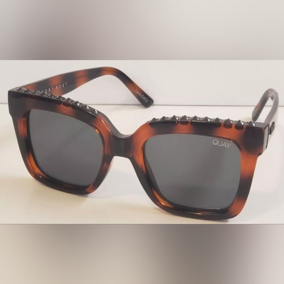Quay Australia Accessories - NWOT QUAY Australia Sunglasses